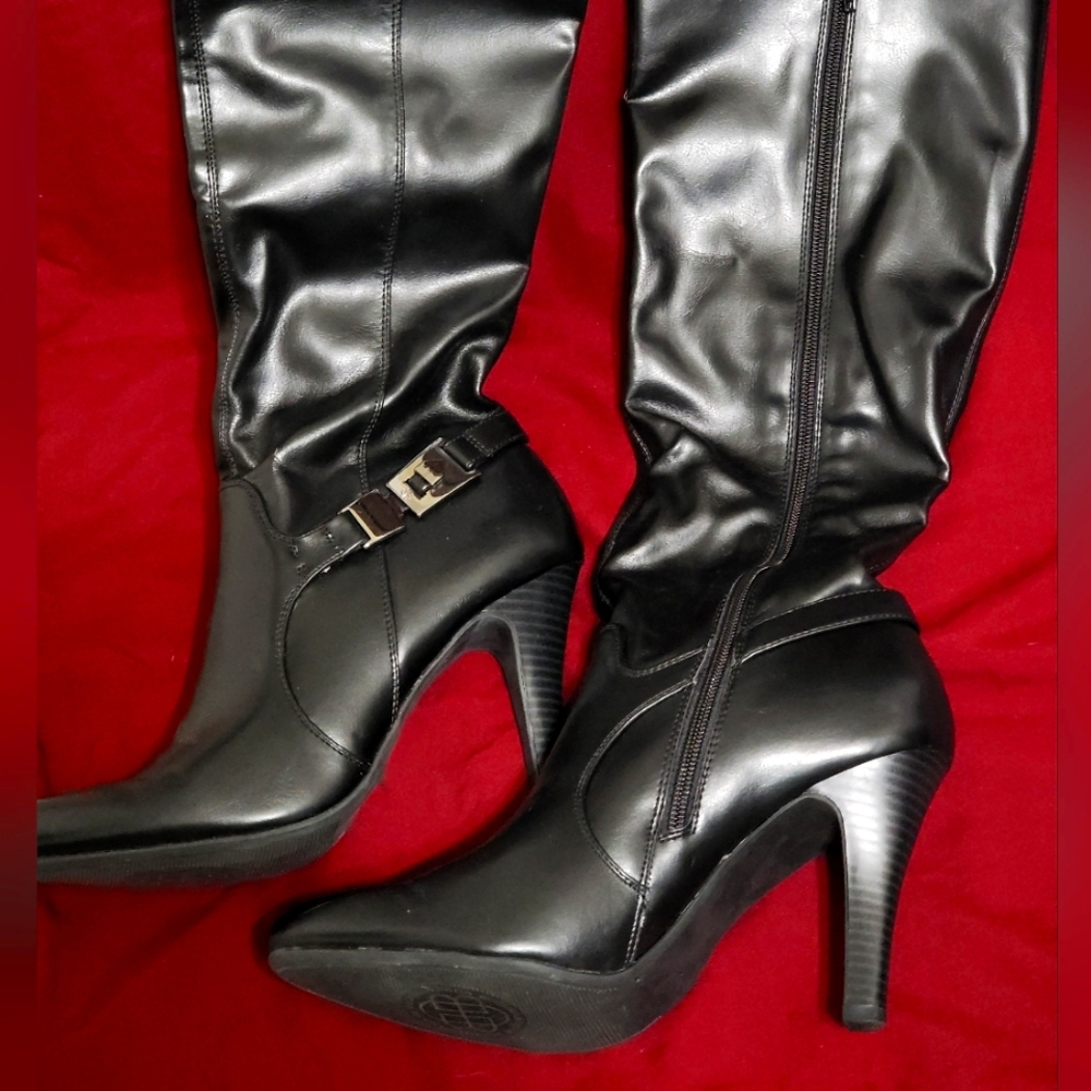 New in box Dana Buchman size 91/2  black 4" stiletto knee high  (15 inch) boots